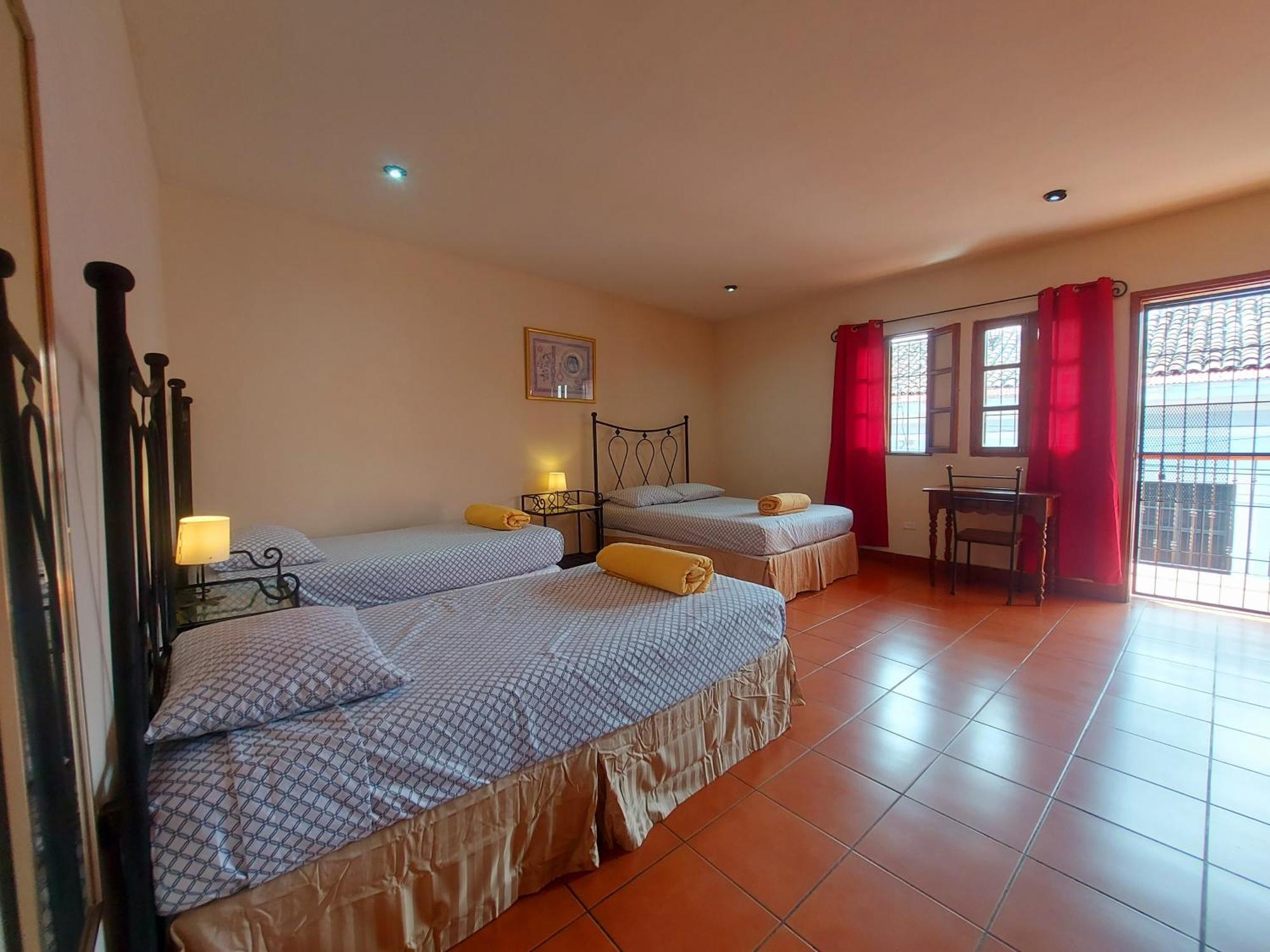 Hostal Lolita'S Boutique Ґранада Екстер'єр фото
