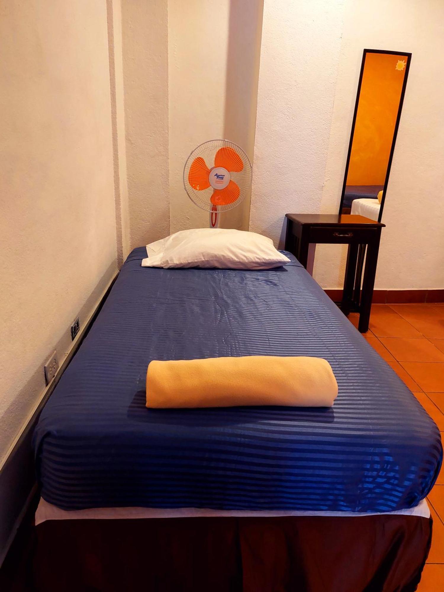 Hostal Lolita'S Boutique Ґранада Екстер'єр фото