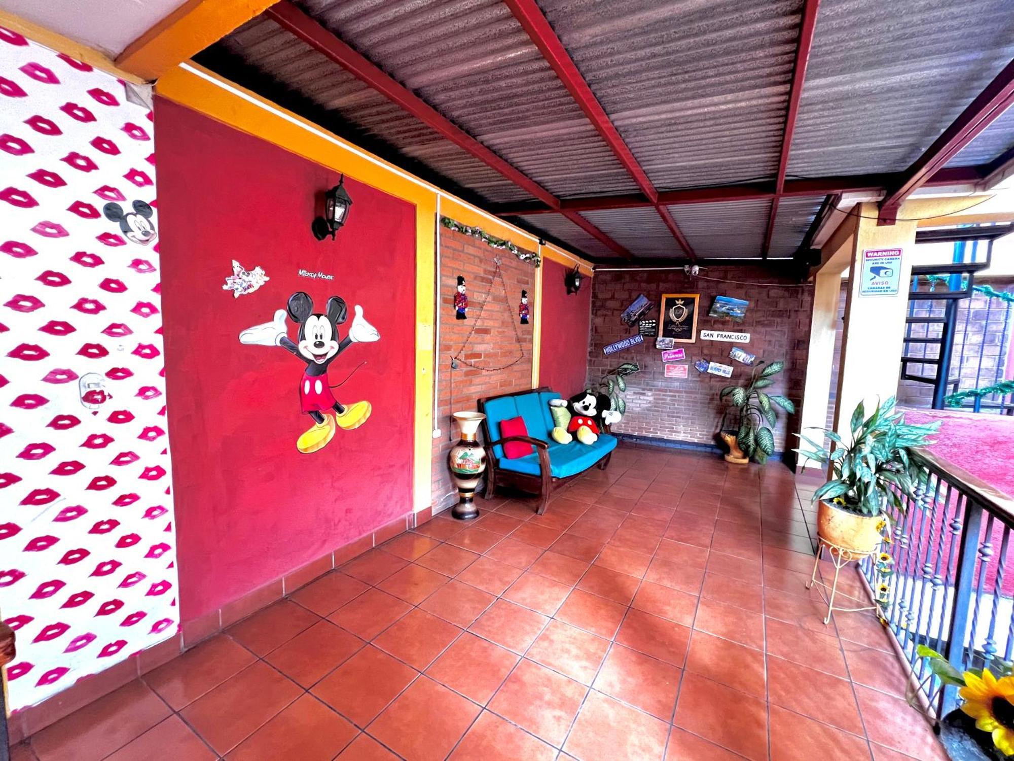 Hostal Lolita'S Boutique Ґранада Екстер'єр фото