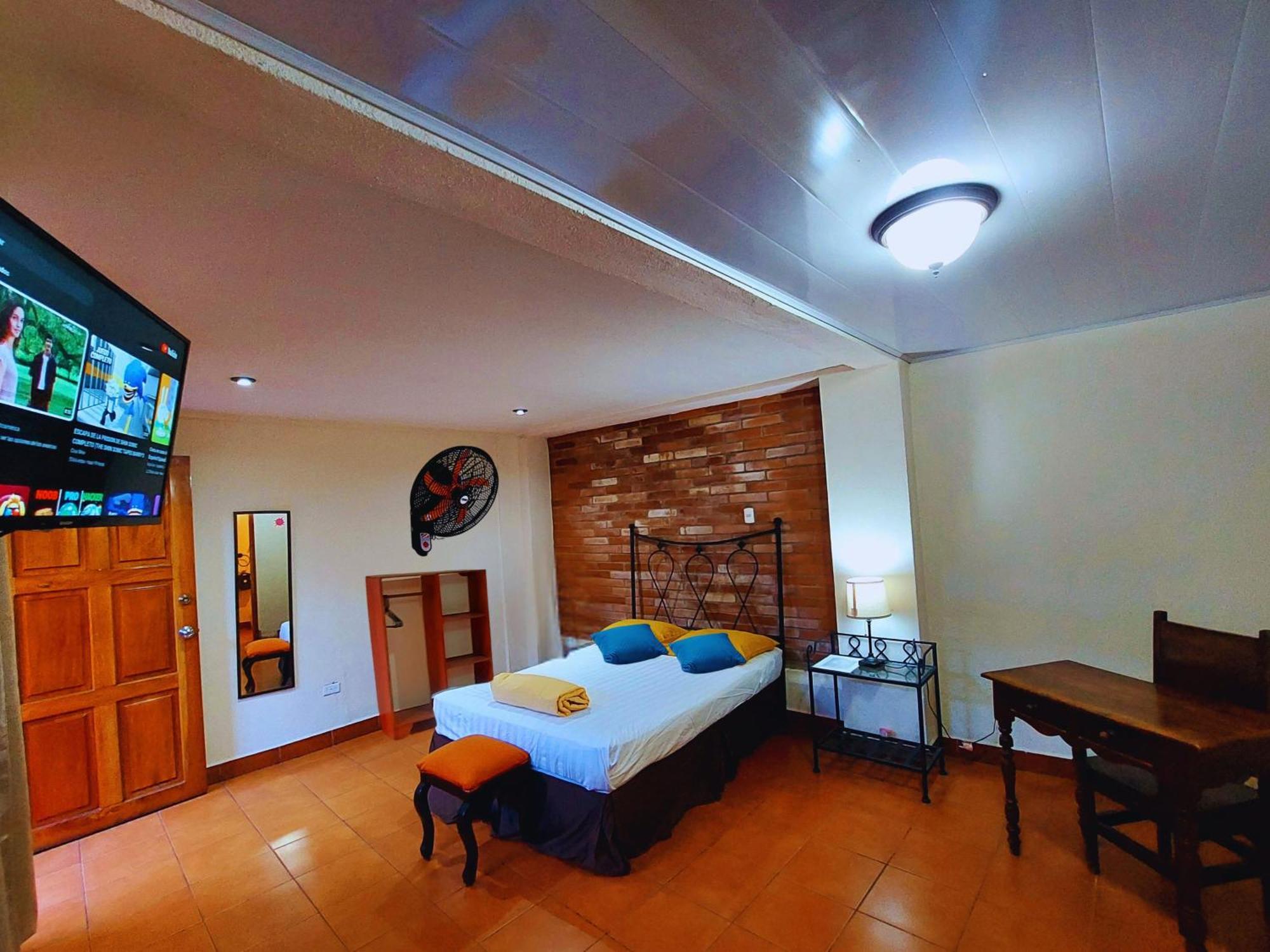 Hostal Lolita'S Boutique Ґранада Екстер'єр фото