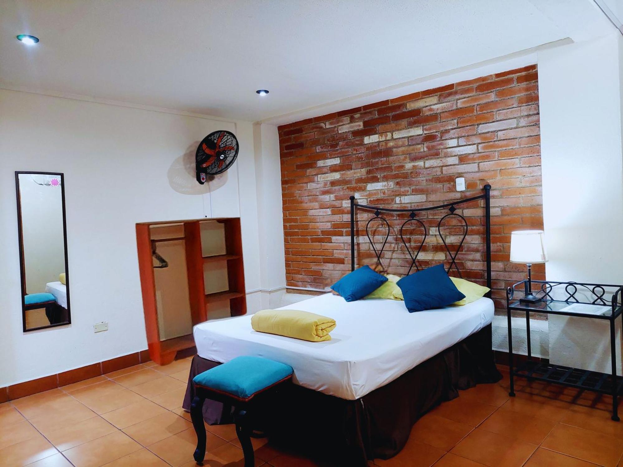 Hostal Lolita'S Boutique Ґранада Екстер'єр фото