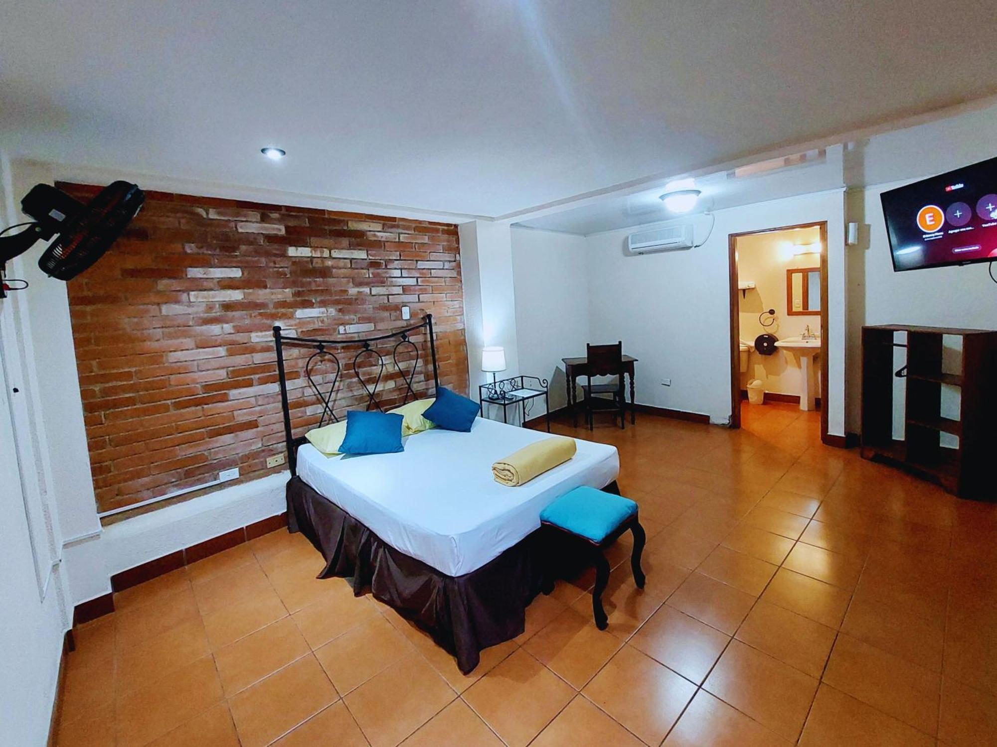 Hostal Lolita'S Boutique Ґранада Екстер'єр фото